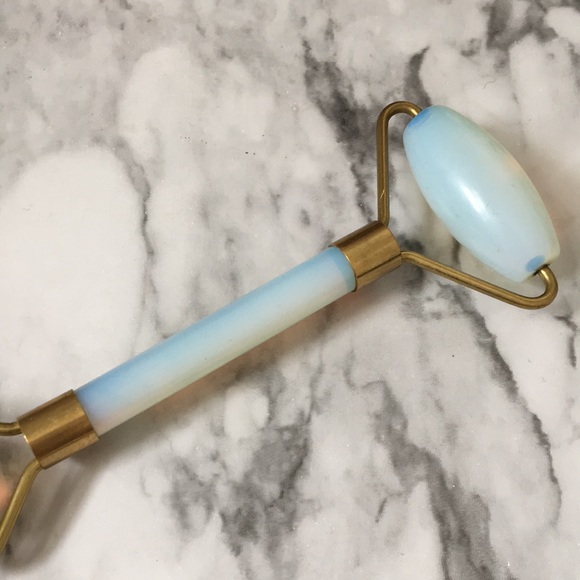 Opalescent Jade Roller - Picture 2 of 2